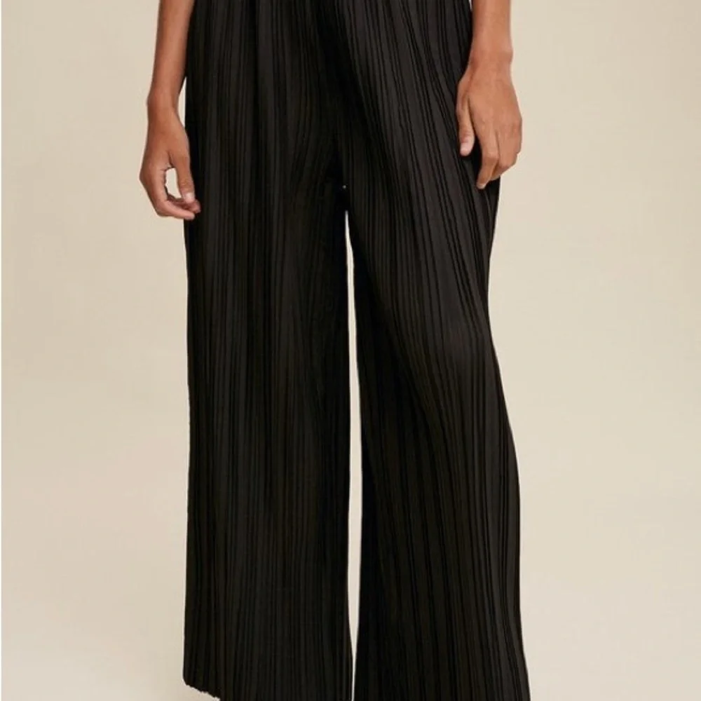 Pleated High Waist Wide Leg Pants-Chic Comfortable, and effortlessly Sylish - Picture 2 of 2